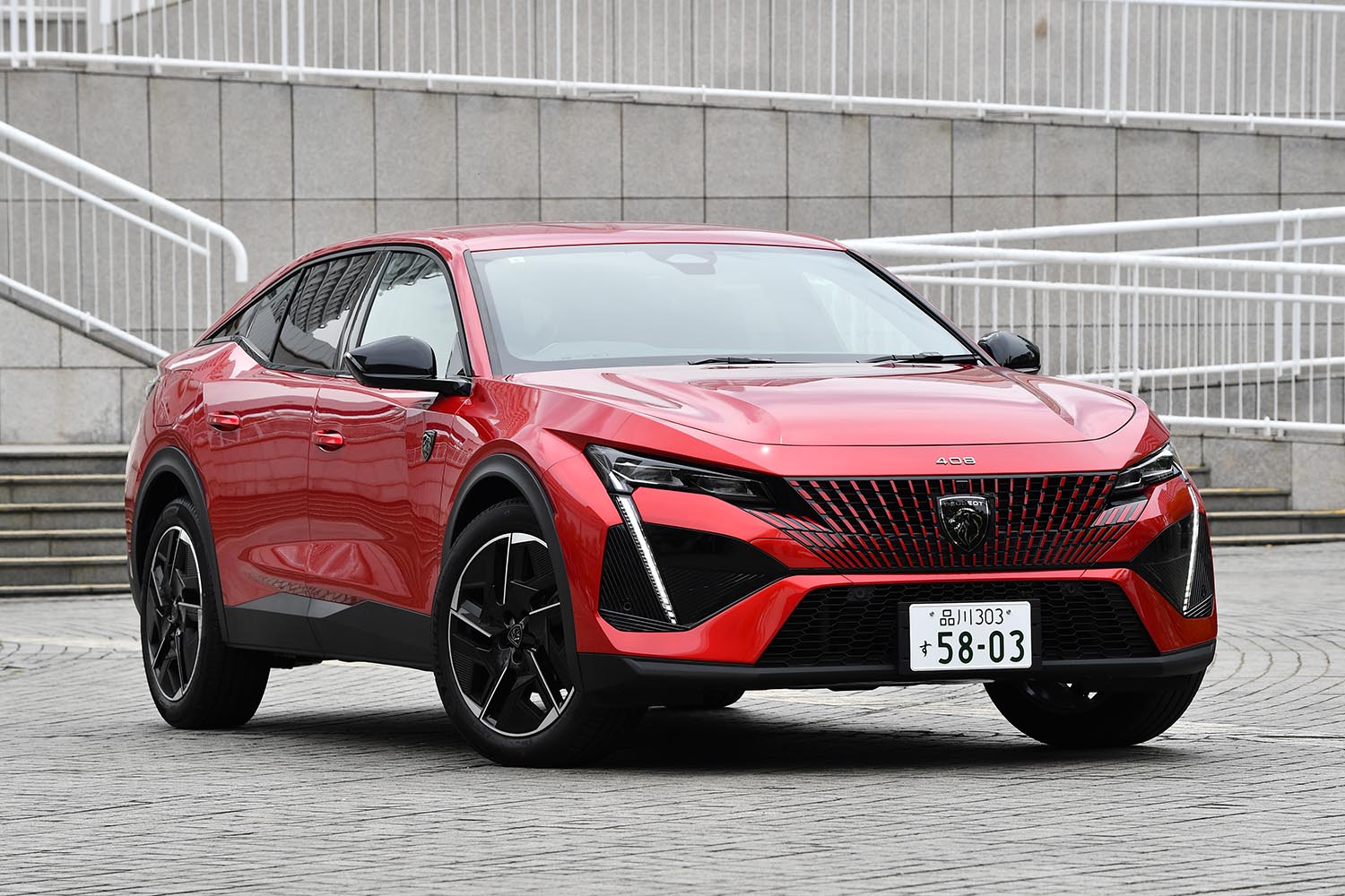 話題のスタイリッシュクーペSUV「プジョー408」に乗った 〜 画像1