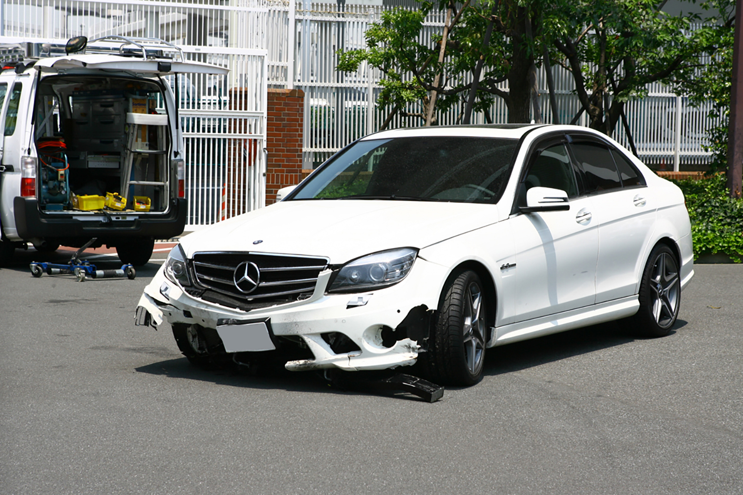 事故した輸入車 〜 画像5