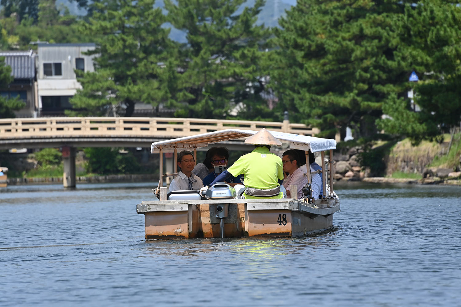 堀川遊覧船とホンダ電動船外機