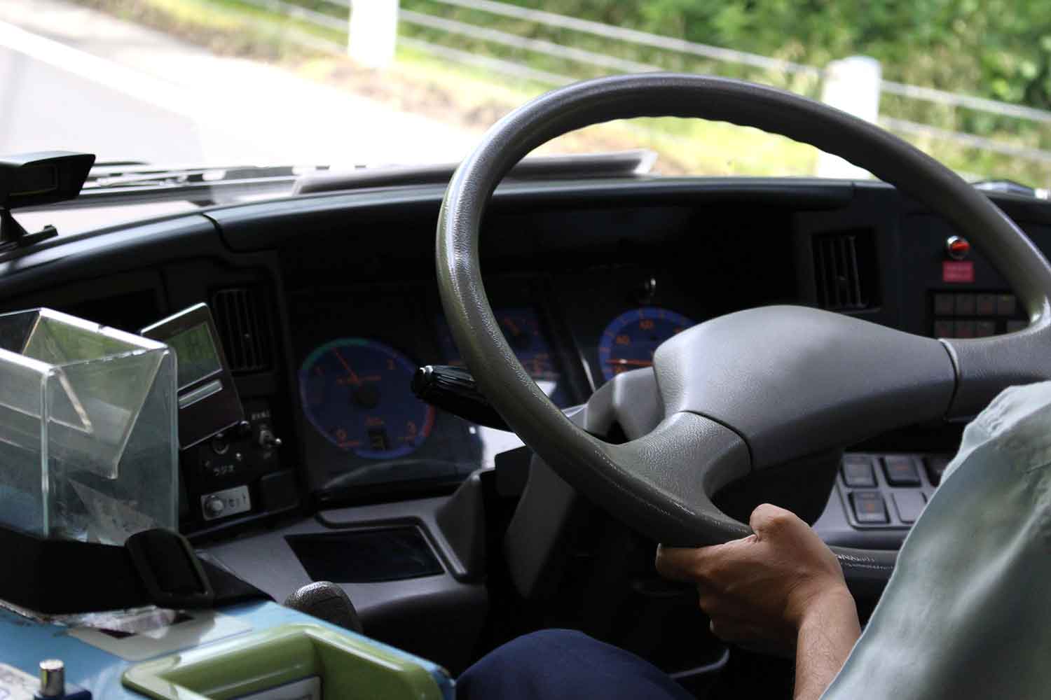 路線バスの運転手のイメージ写真 〜 画像3