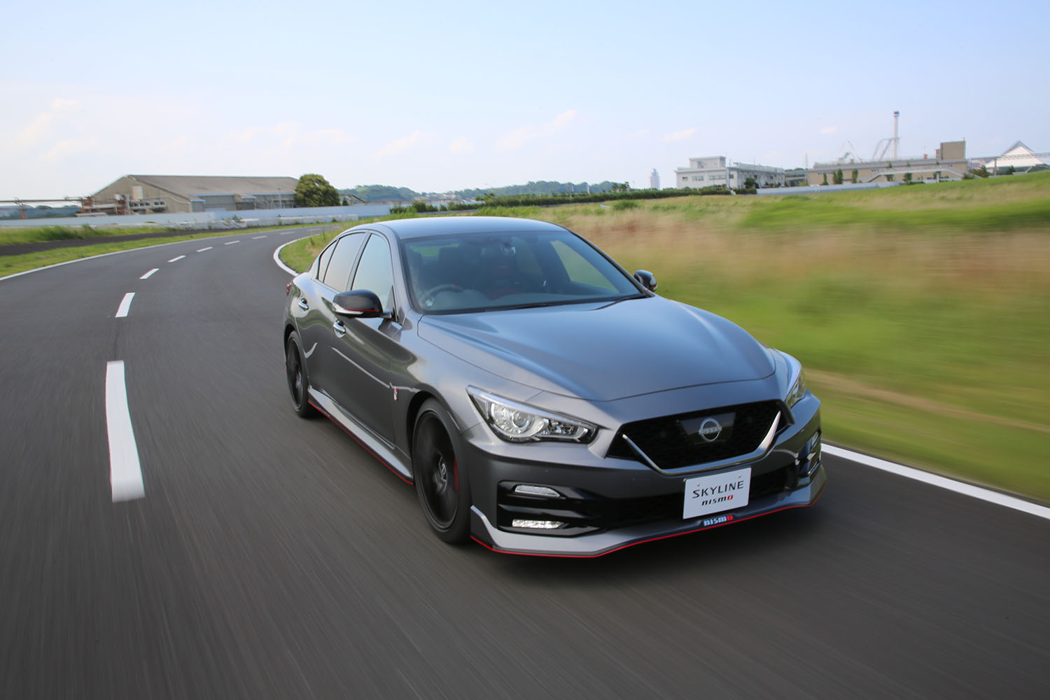 日産スカイライン・ニスモの走行シーン 〜 画像26