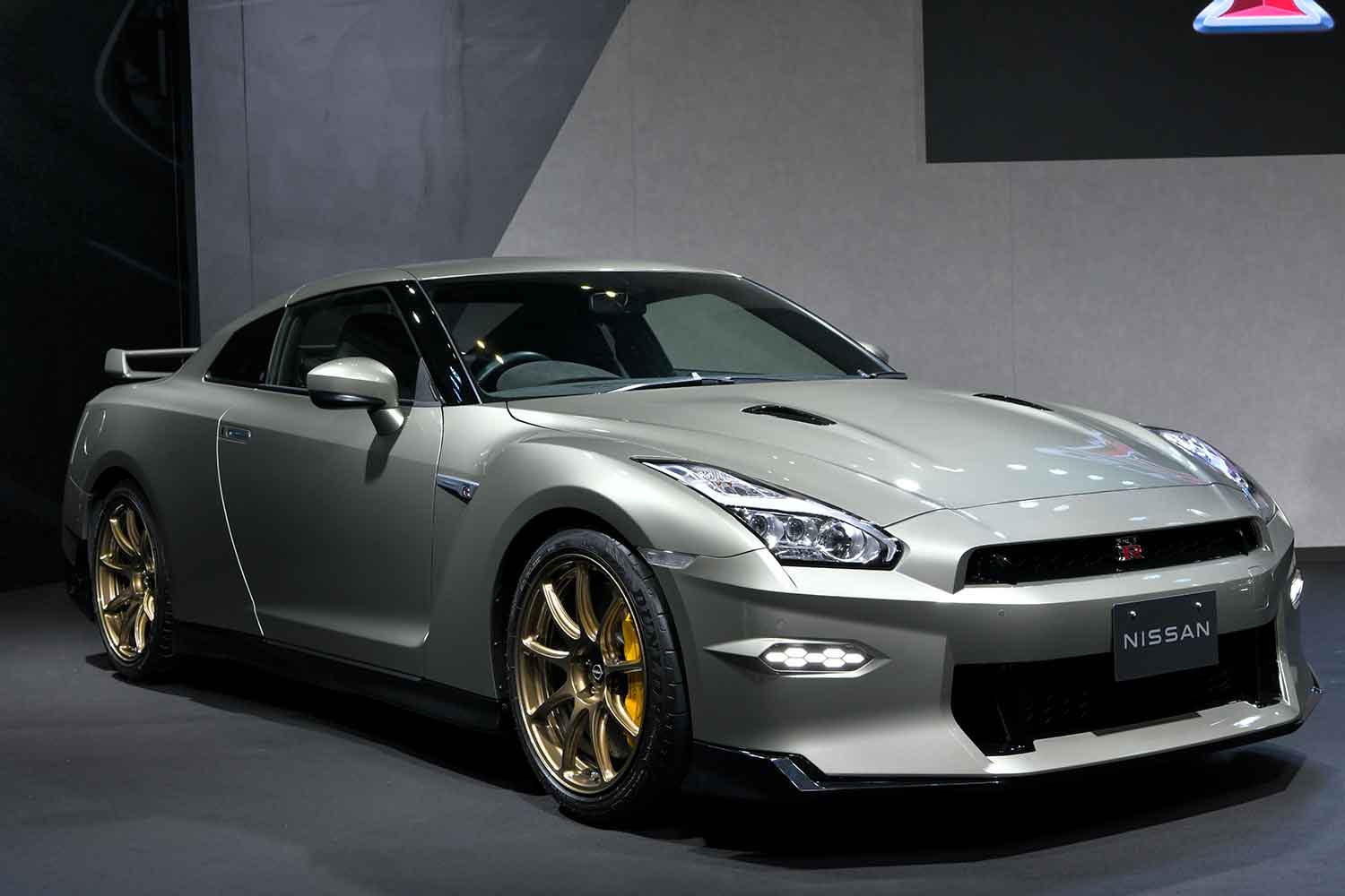 日産GT-R（R35）2024年モデルのT-スペックのフロントスタイリング