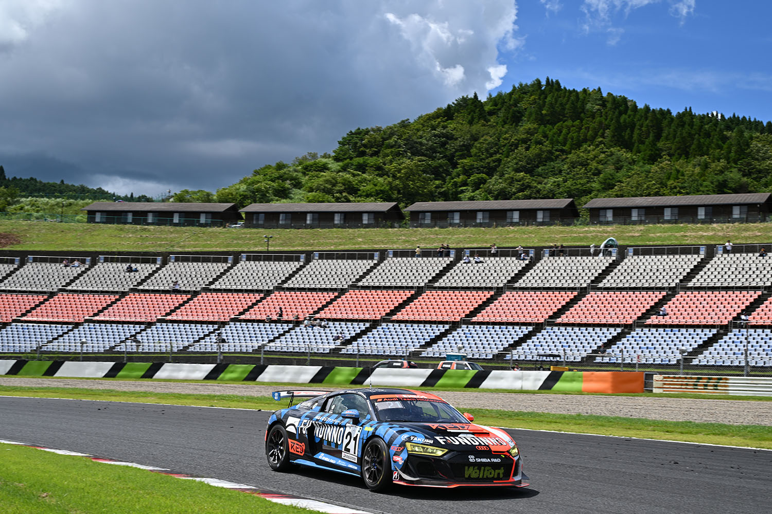 「安価」で「速い」魅力満載のGT４マシンの魅力をプロドライバーに直撃した 〜 画像59