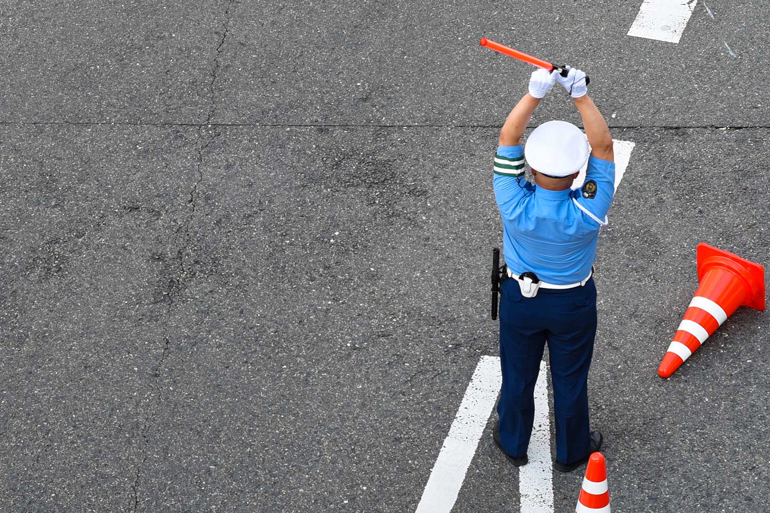 警察官の交通誘導