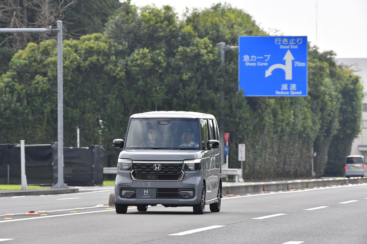 ３代目N-BOXは前方の開放感が大幅に増していてまるで別のクルマのようだった 〜 画像43