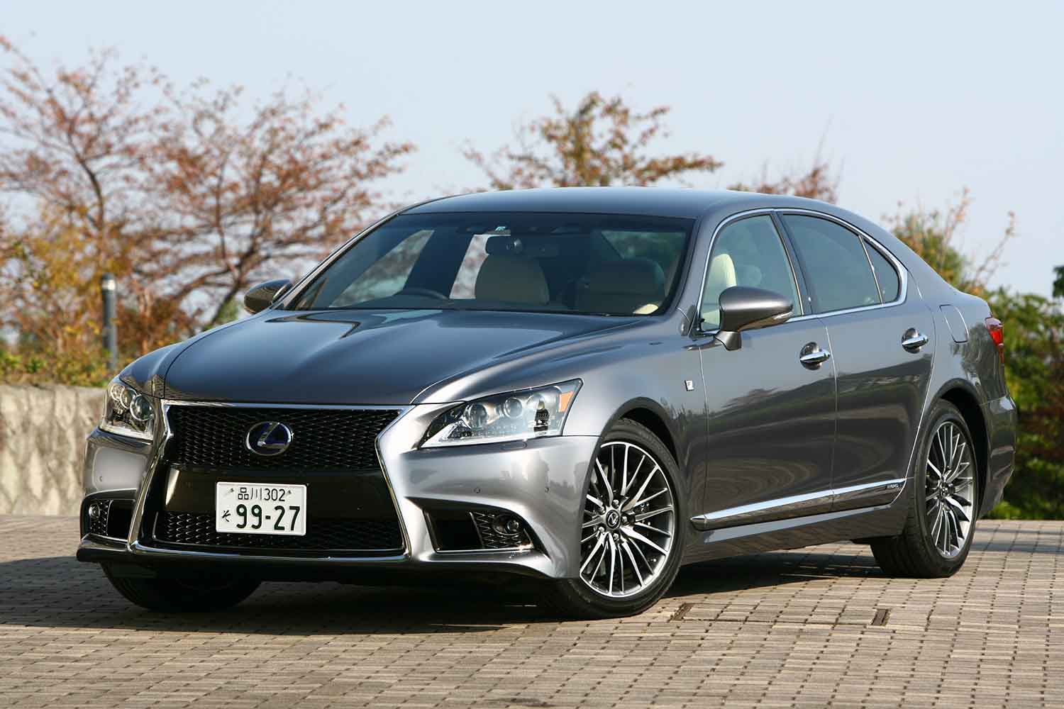 世界の名だたる高級車が追随したレクサス「LS600h」 〜 画像12