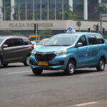 【画像】見た限り100%がMPV！　セダンタイプのタクシーがたった１年ですっかり姿を消したインドネシア 〜 画像5