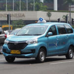 【画像】見た限り100%がMPV！　セダンタイプのタクシーがたった１年ですっかり姿を消したインドネシア 〜 画像6