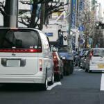 【画像】ちょっと広い道路に路駐して「洗車」や「メンテ」！　これってやっても大丈夫？ 〜 画像2