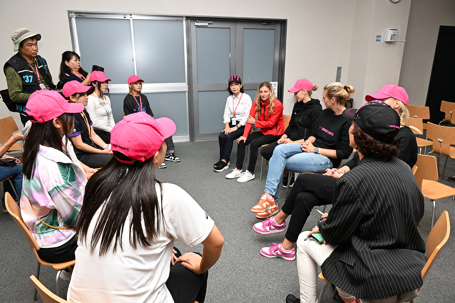 女子レーサーと自動車部所属の女子学生が女性だけの交流会に参加した 〜 画像24