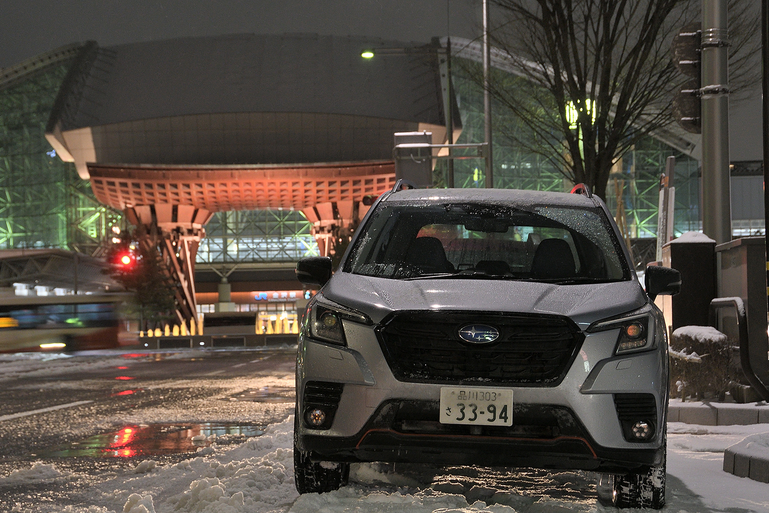 ヨコハマ・アイスガード7を履いたスバル・フォレスターと金沢駅