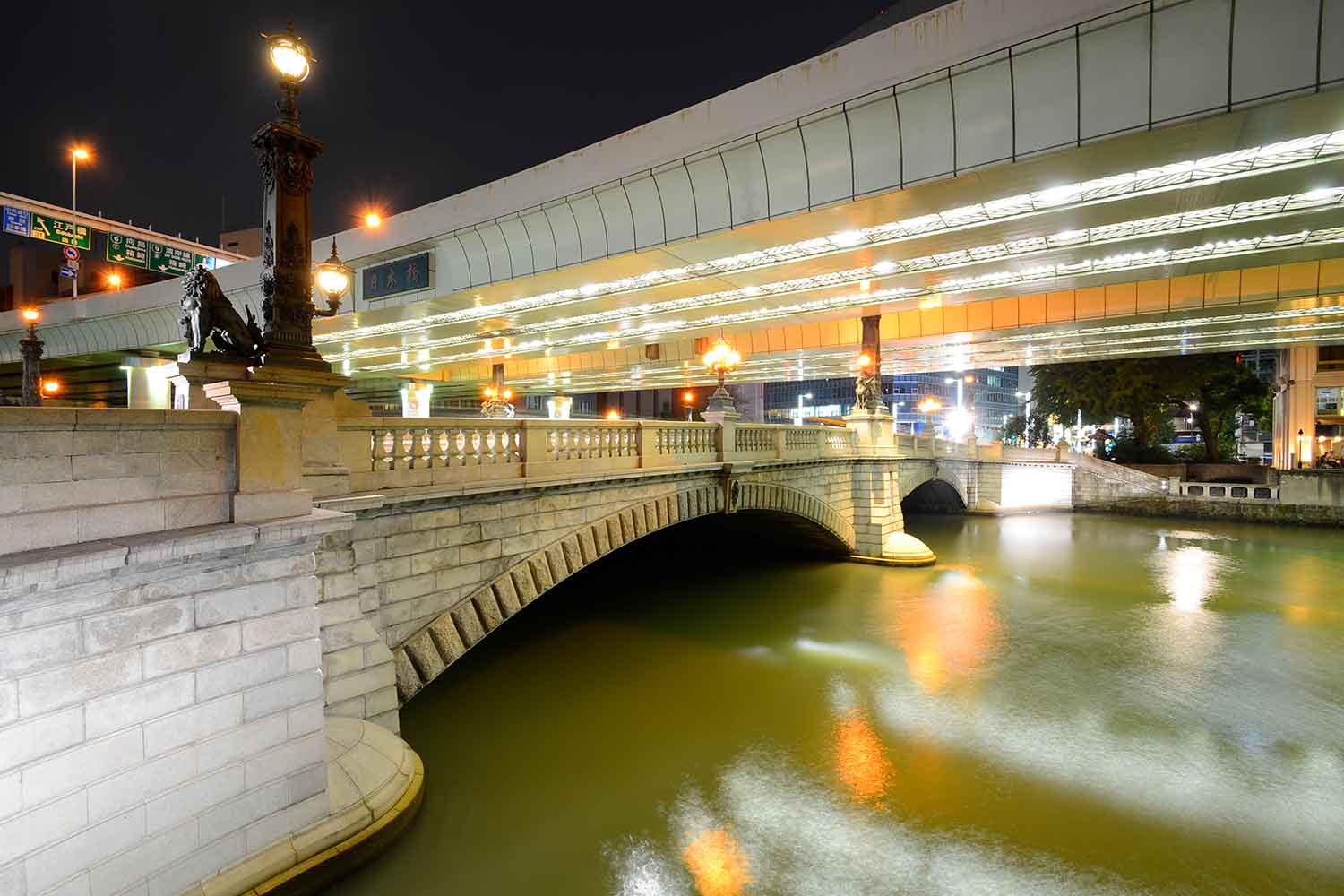 東京・日本橋の上を走る首都高速道路 〜 画像3