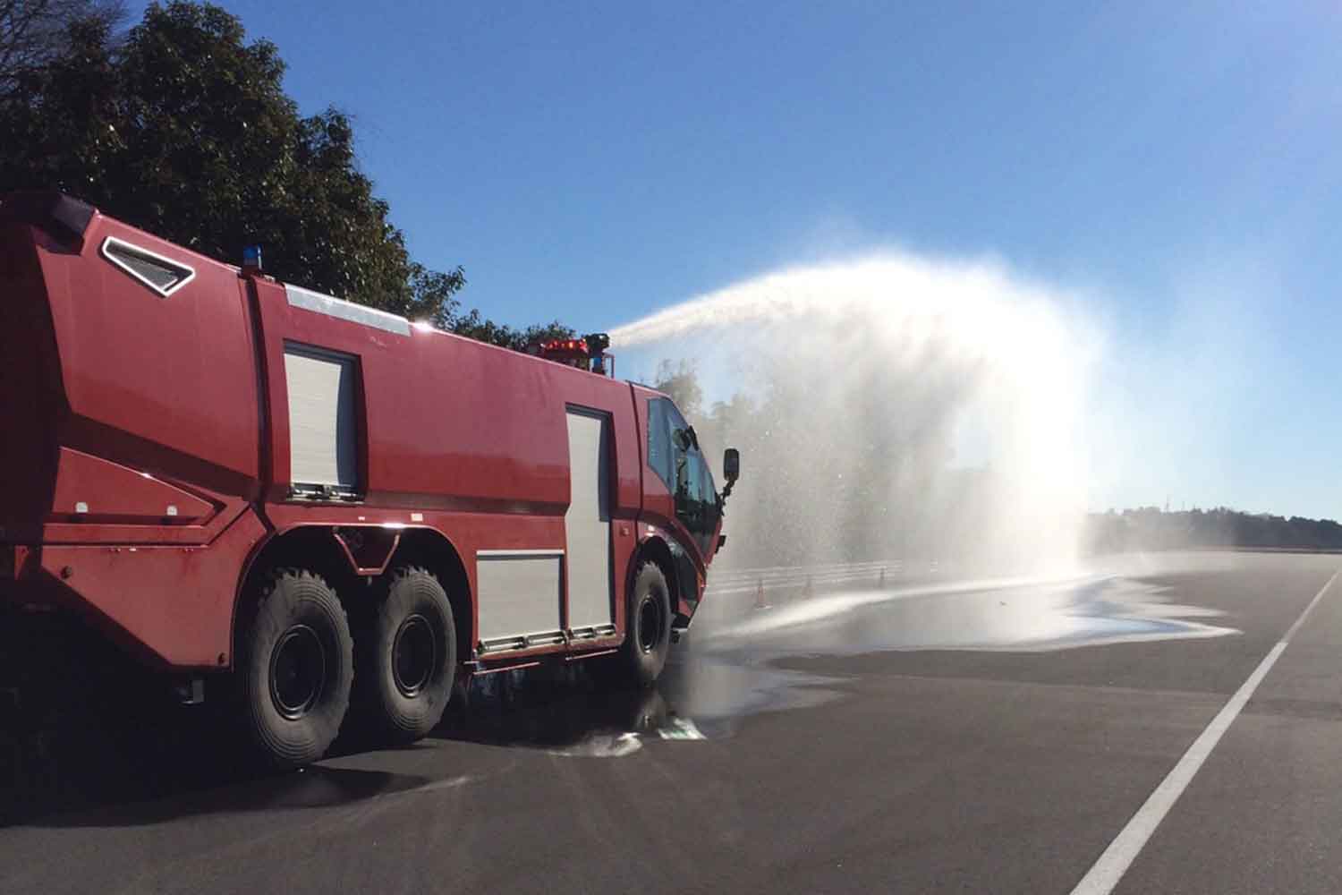 「空港用化学消防車」が脅威のスペックだった 〜 画像7