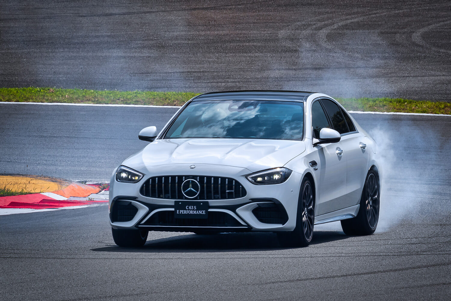 新型メルセデスAMG C 63 S E-performanceに富士スピードウェイでの試乗 〜 画像13