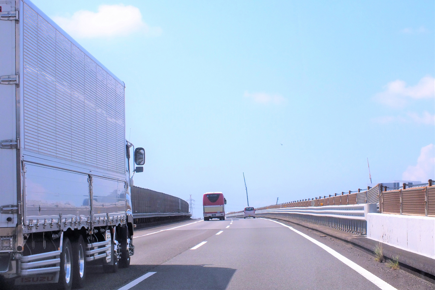 トラックの高速道路制限速度の引き上げが検討されている 〜 画像4