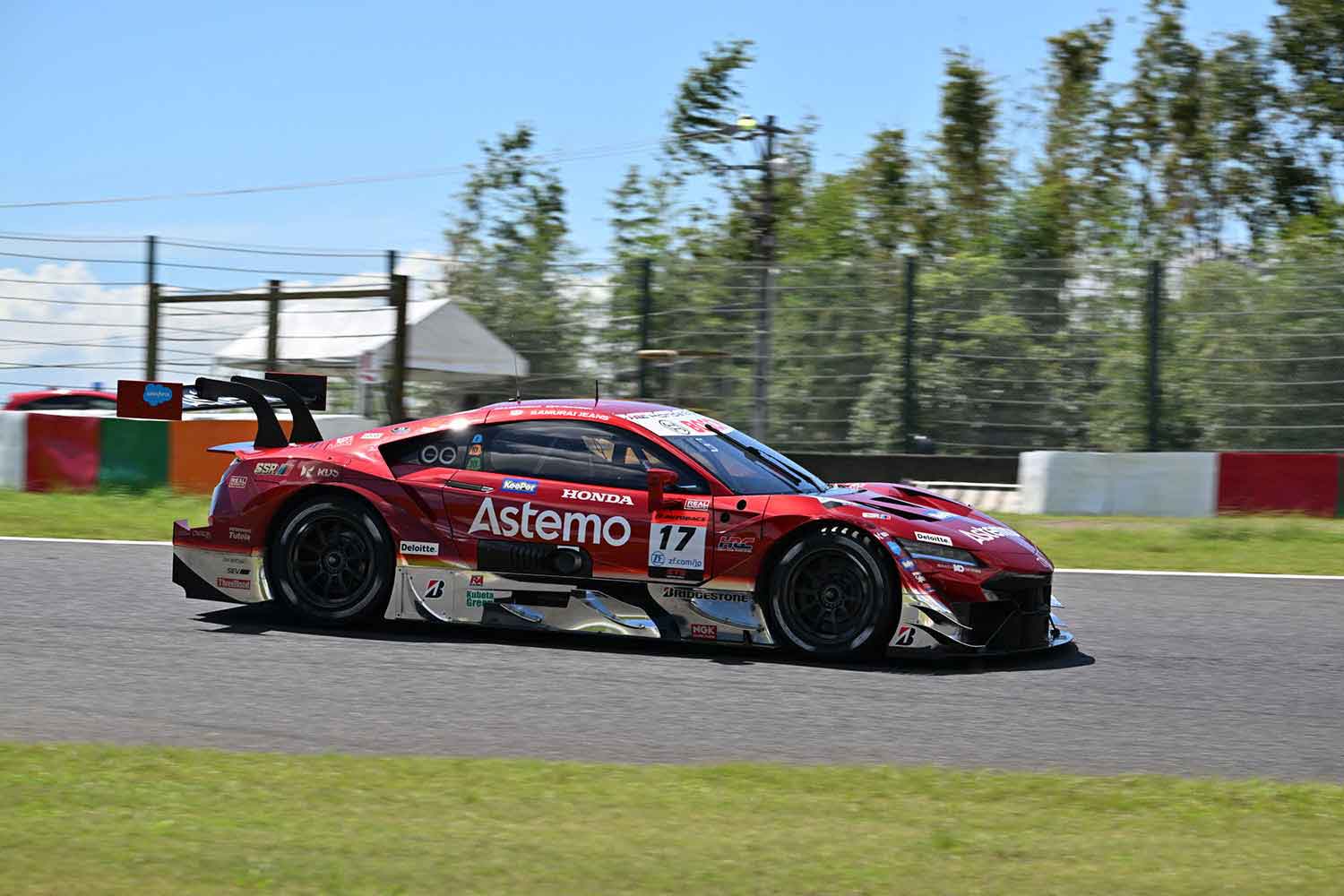 レース中のホンダNSX-GT（17号車） 〜 画像14