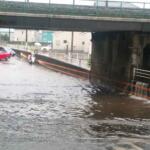 【画像】「行けんだろ」で冠水道路への突撃は危険！　クルマの「渡河性能」はどの程度か調べてみた 〜 画像1