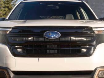 新型フォレスターはゴツさ控えめの軽快路線！　新たなSUBARUデザインをデザインのプロが分析する