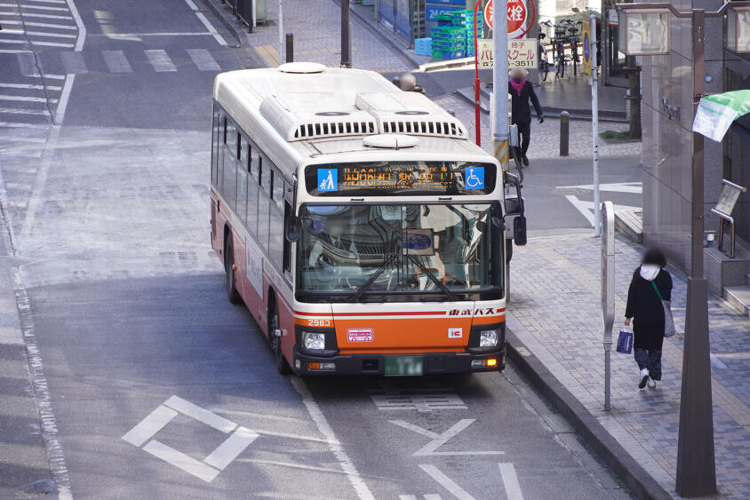 低賃金だけが理由じゃない！　もはや社会問題となっている「路線バス」の運転手不足はなぜ起こる？