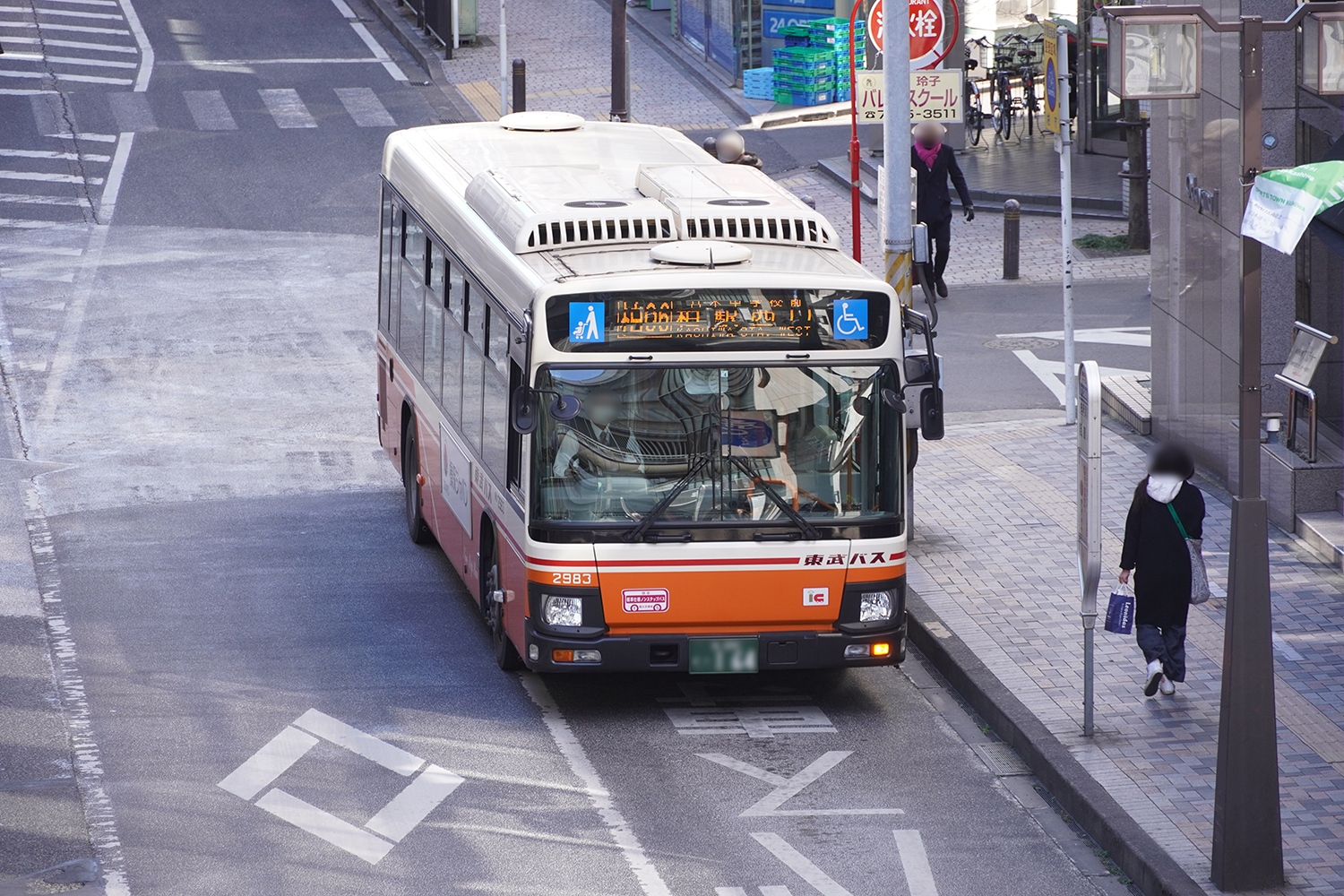 路線バスドライバーを増やすにはまず給料アップと自動運転化が急務だった