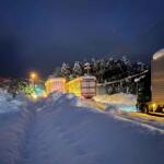 降雪で立ち往生したからクルマを路駐したまま離脱！　それでも駐車違反になるのか？