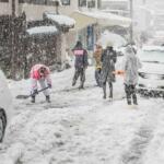 【画像】降雪で立ち往生したからクルマを路駐したまま離脱！　それでも駐車違反になるのか？ 〜 画像2