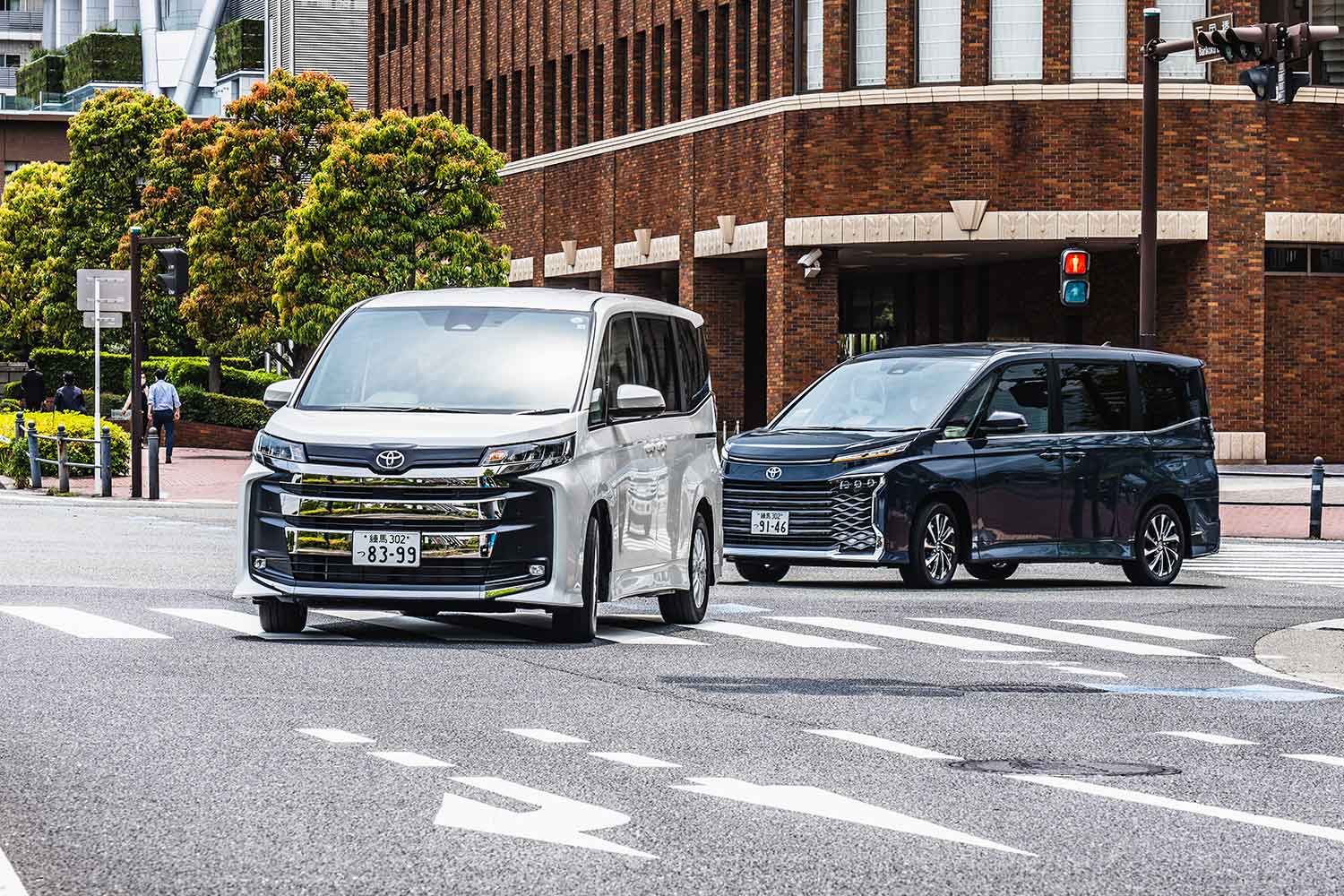 トヨタ・ノア＆ヴォクシー（4代目）の走行写真