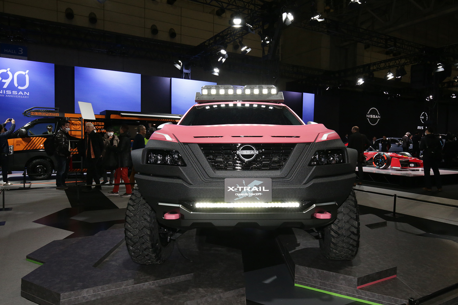 東京オートサロンで日産が公開した「X-TRAIL CRAWLER CONCEPT」を紹介