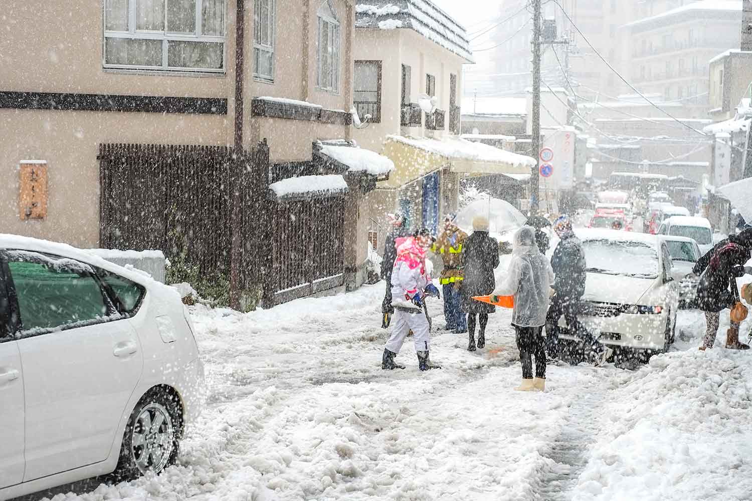 冬のクルマの立ち往生対策