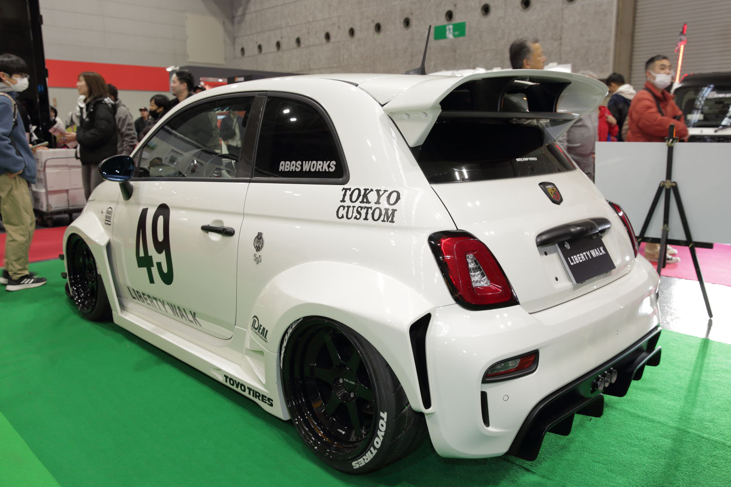 大阪オートメッセ2024でリバティウォークが展示した「LB-WORKS AZ-1 LB40」、「LB-WORKS x Abas Works ABARTH 595」を紹介 〜 画像22