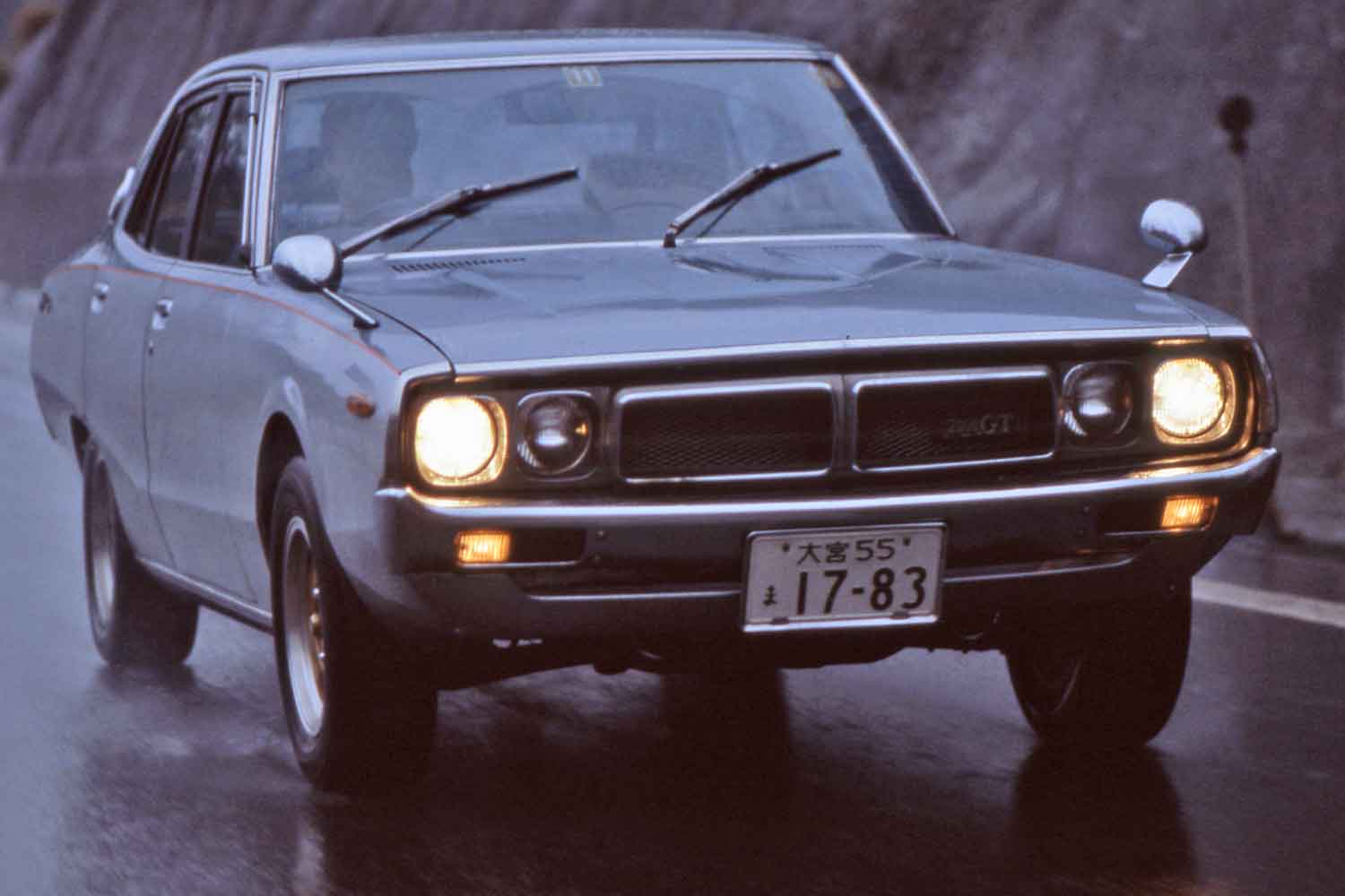 日産スカイライン（4代目）の走行写真