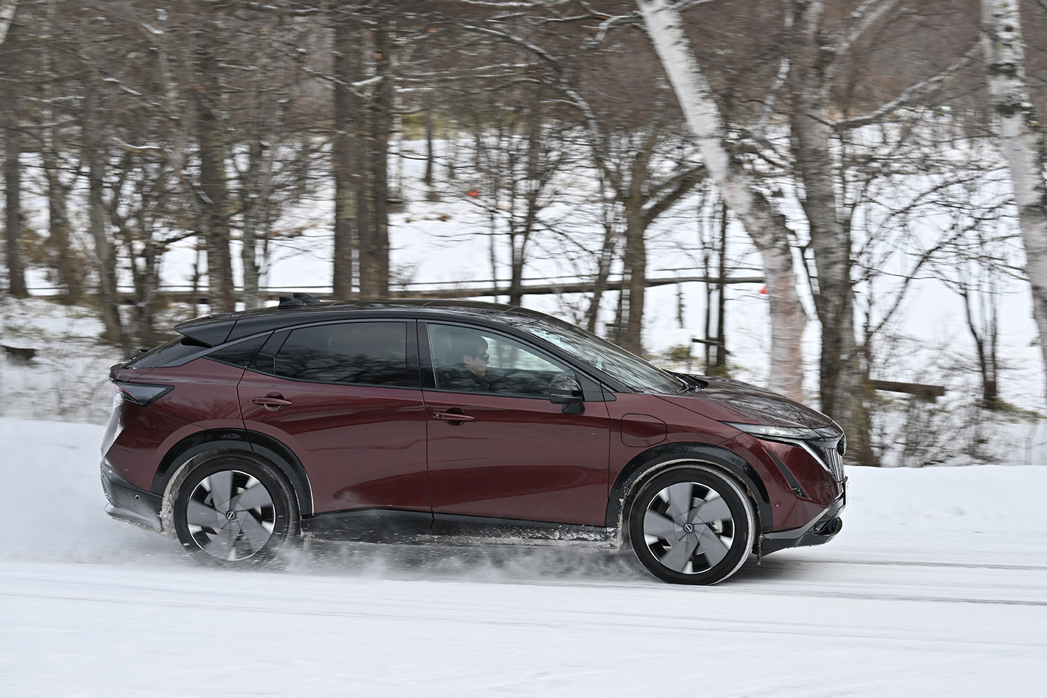 レーシングドライバーが最新の日産車を雪上で一気乗り 〜 画像6