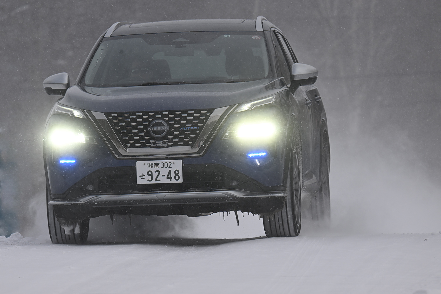 レーシングドライバーが最新の日産車を雪上で一気乗り 〜 画像21