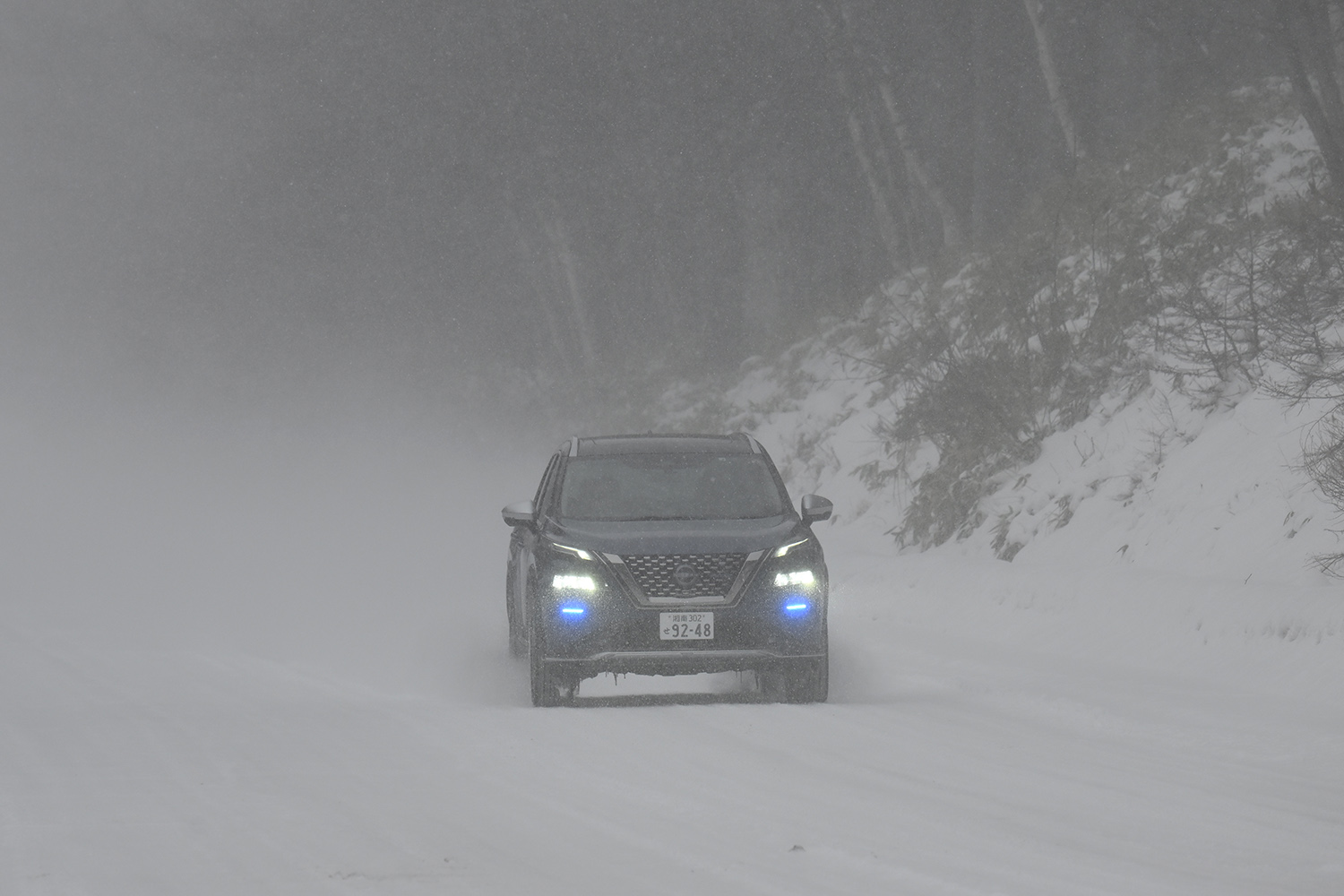 レーシングドライバーが最新の日産車を雪上で一気乗り 〜 画像22