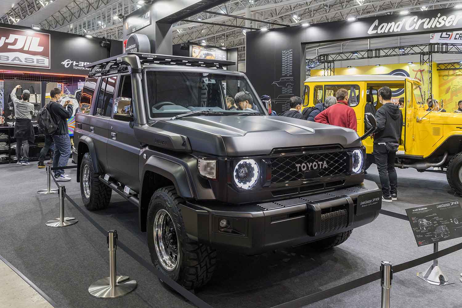 トヨタ車体の展示車両「ブラッククルーザー」