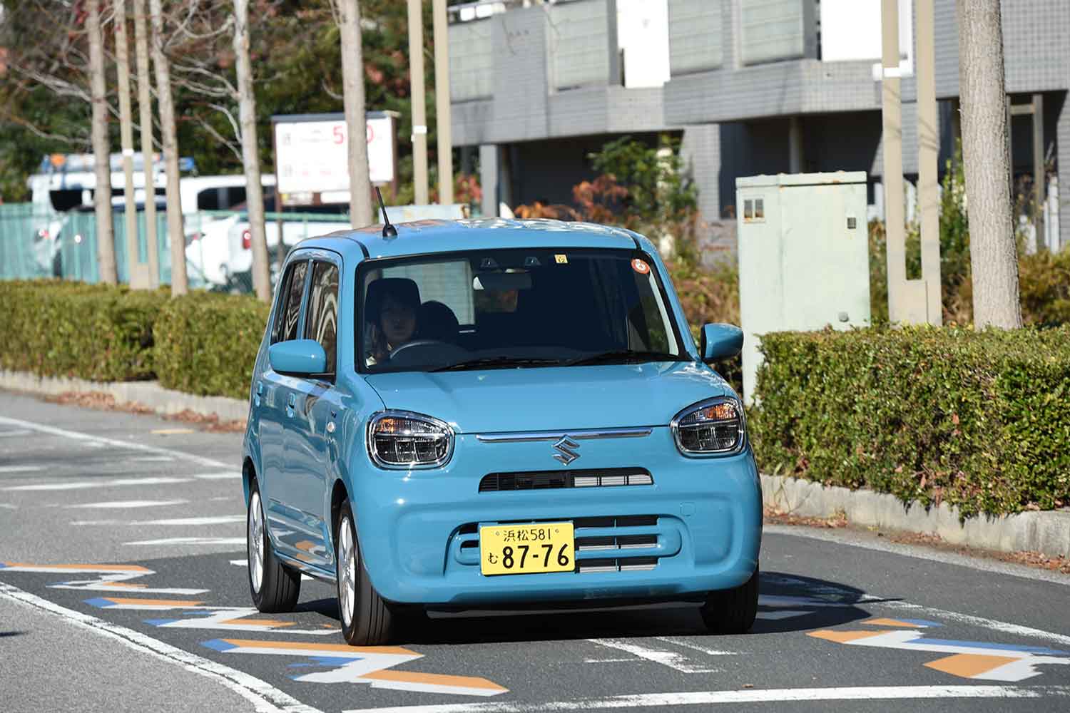 スズキ・アルト（9代目）の走行写真