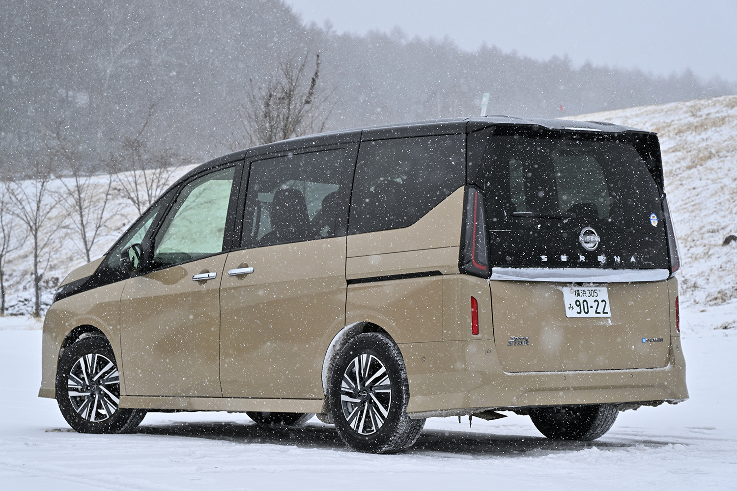 レーシングドライバーが最新の日産車を雪上で一気乗り 〜 画像23