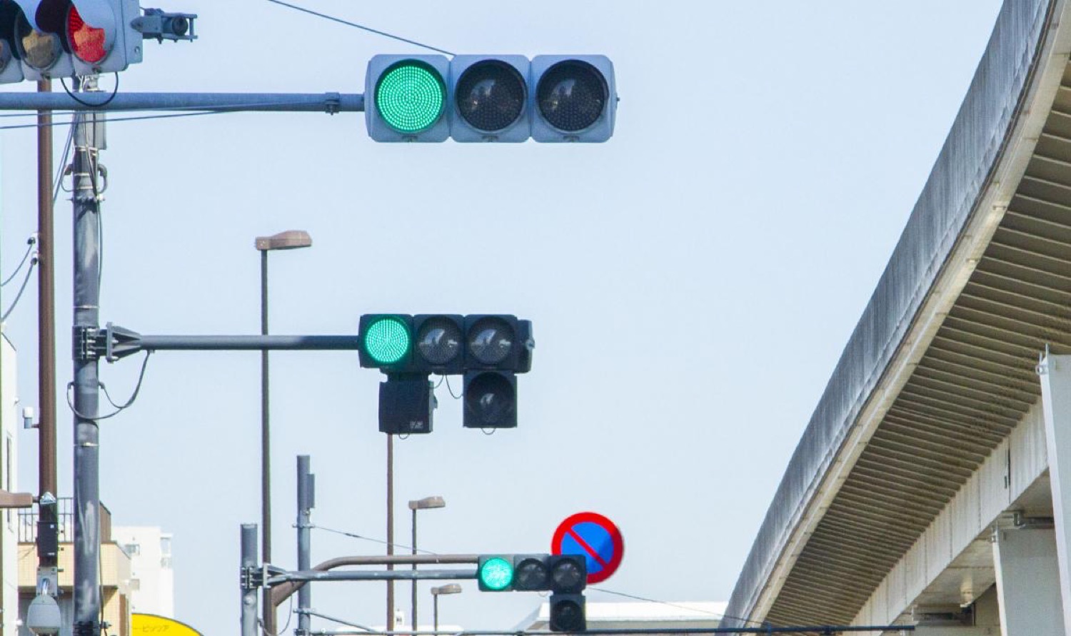 信号機が横型であることは、理由がきちんとあった。