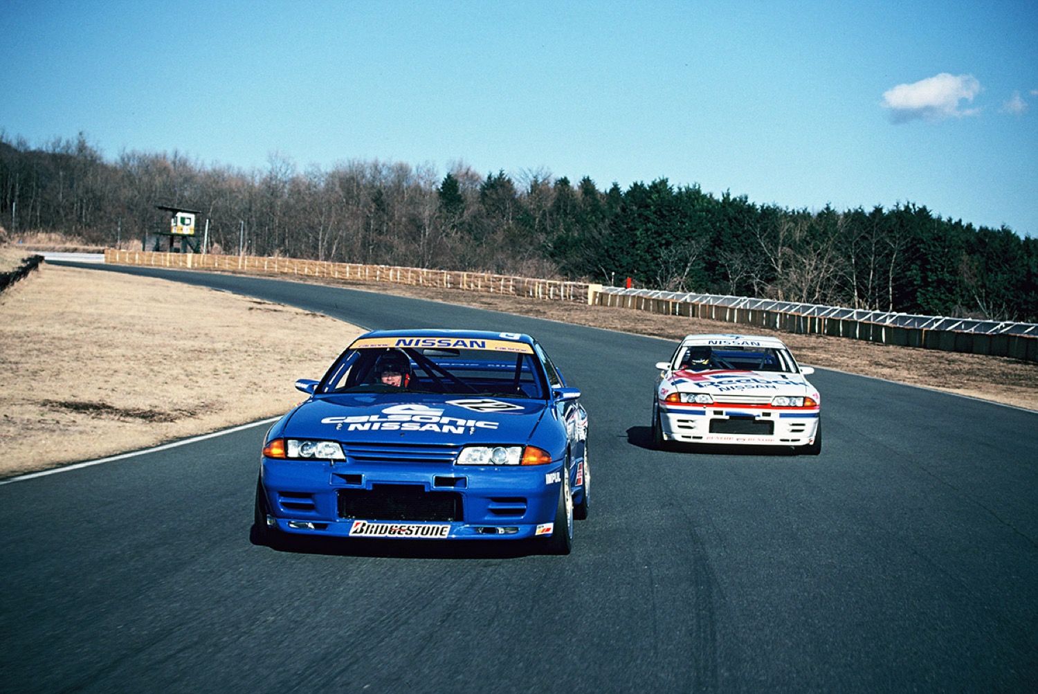 日産スカイラインGT-R（R32）のグループAレースでの走行シーン 〜 画像11