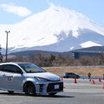 【画像】富士スピードウェイなのにコースじゃなくて「あえて駐車場」でレッスン……ってナゼ？　トヨタモビリティ神奈川の狙いと思いを直撃した！ 〜 画像11