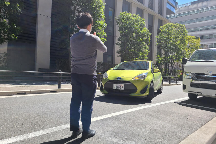 人を立たせて公共駐車場の場所取り……はマナー違反確実！　場所によっては刑法に引っかかる可能性もあった