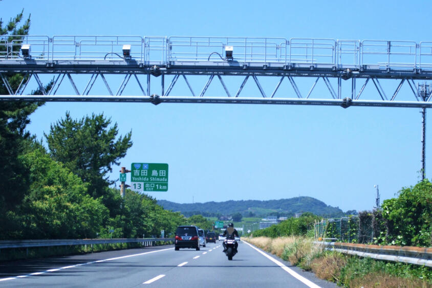 何もないのにどうしてブレーキを踏むんだ！　法規を守っていれば何の問題もない高速道路の「ビビリポイント」