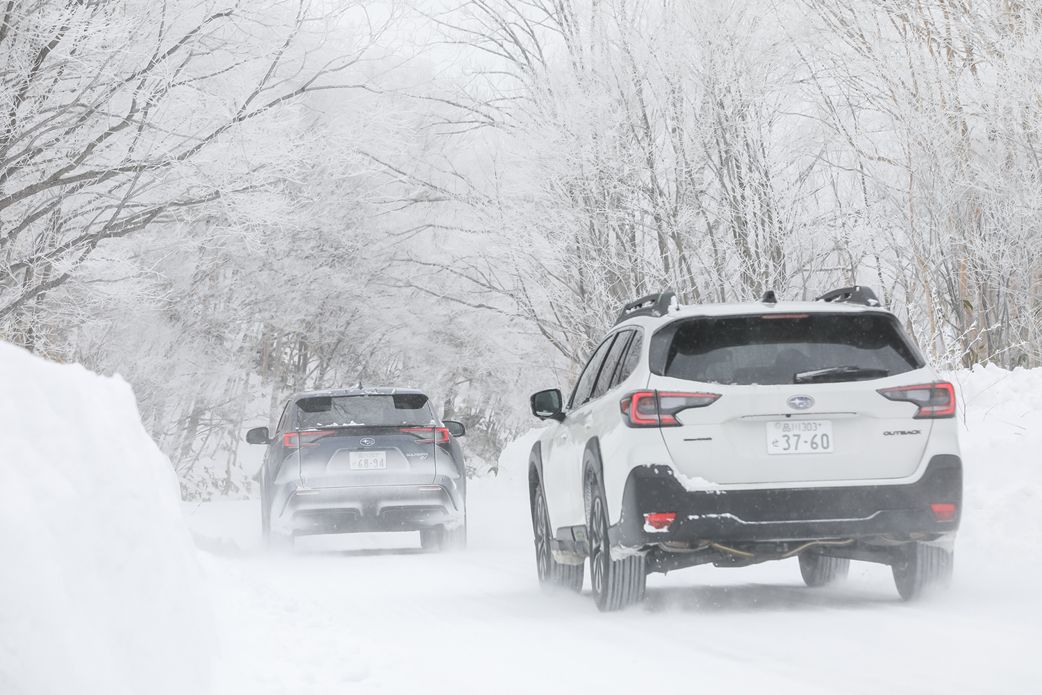 スバル・アウトバックの雪道走行シーン 〜 画像95