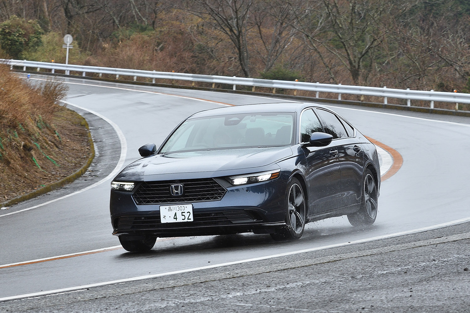 ホンダ・アコードの走行シーン 〜 画像5