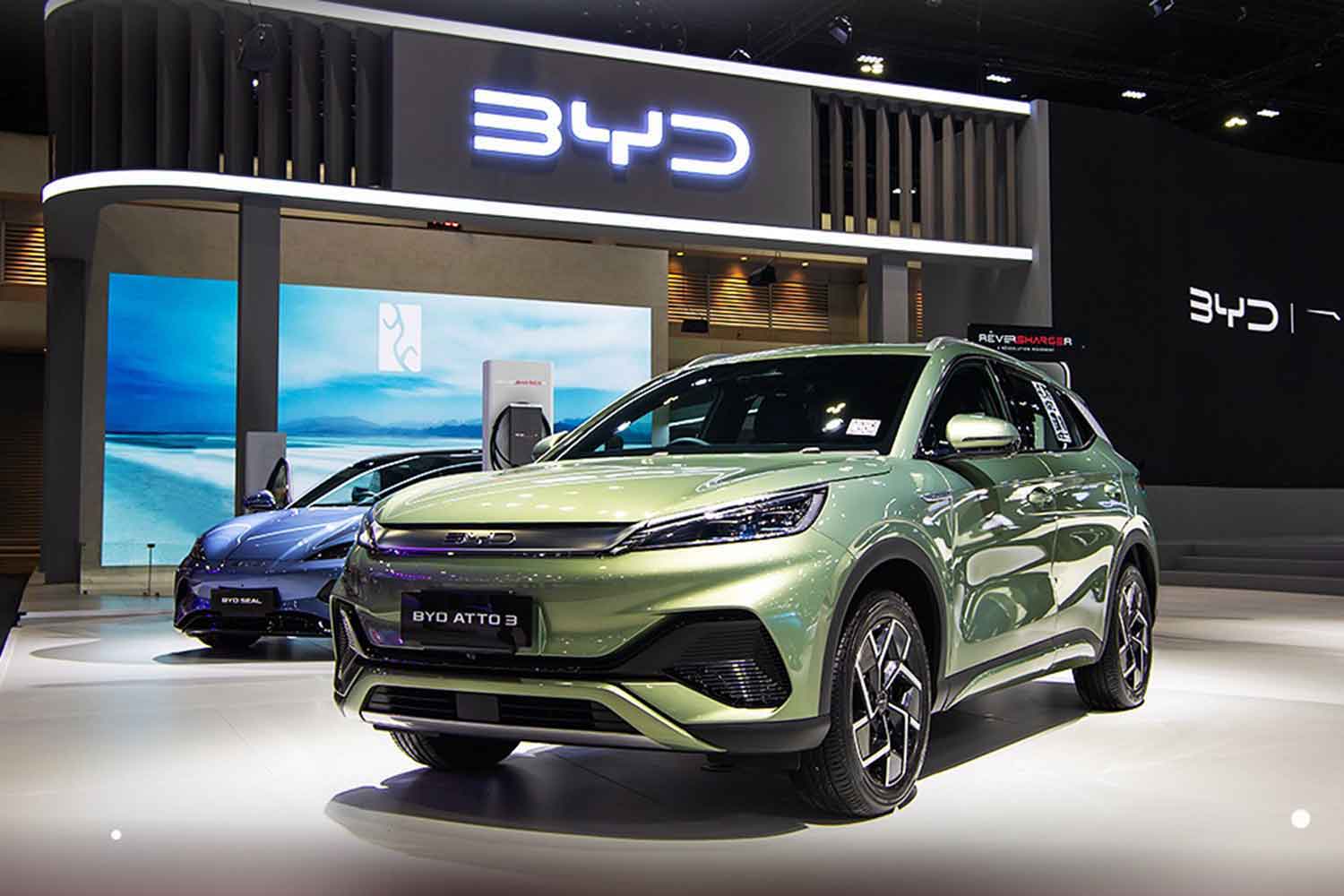 IIMS 2024のBYD ATTO3の展示様子