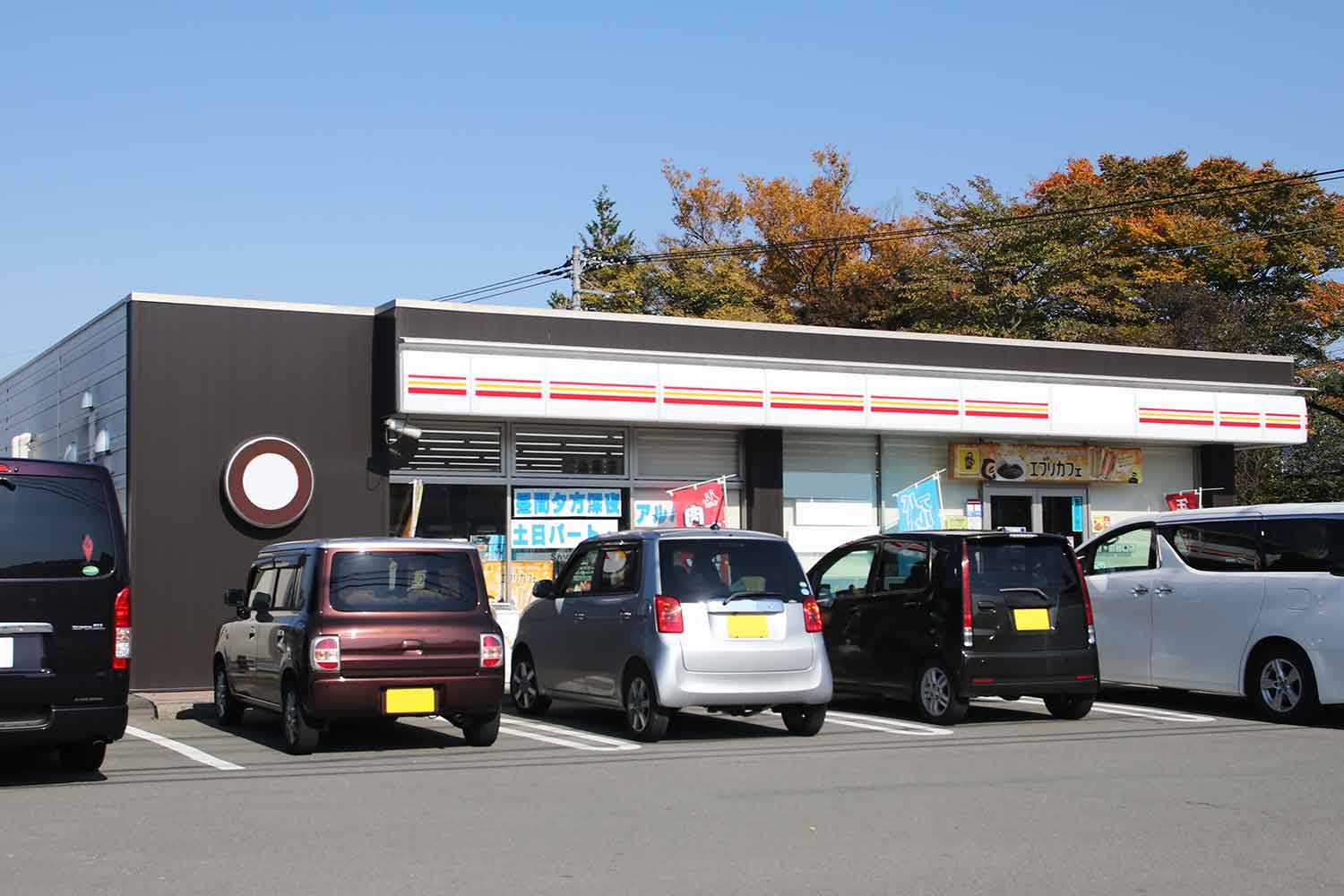 コンビニの駐車場 〜 画像8