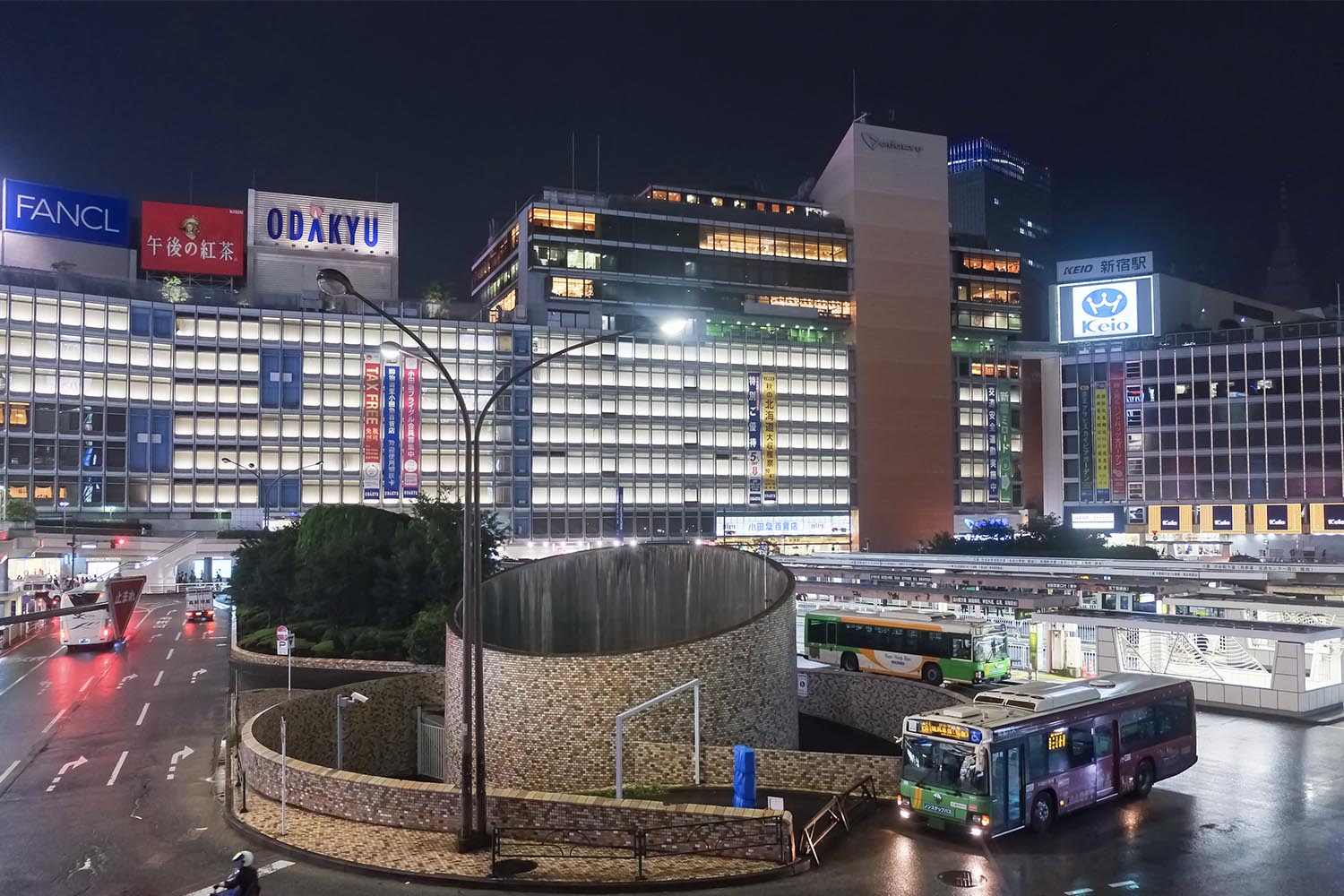 深夜の新宿駅前 〜 画像10