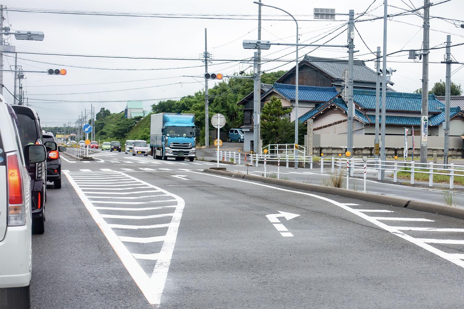 右折信号のない交差点