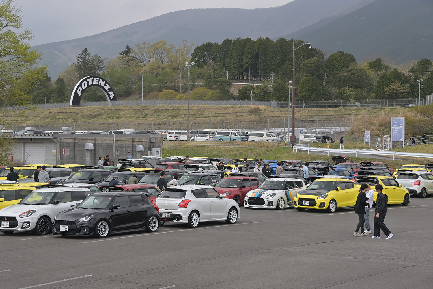 モーターファンフェスタの会場風景