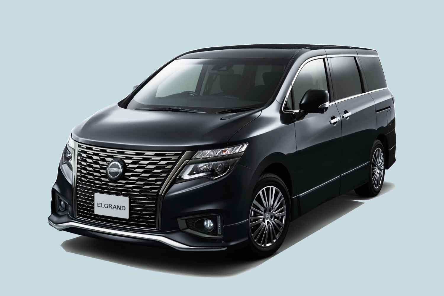 日産 エルグランド250 Highway STAR Premium Urban CHROME フロントビュー 〜 画像1